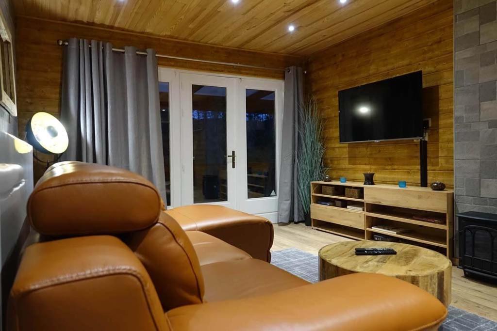 Hastiere-par-dela Le Chalet De Hermeton מראה חיצוני תמונה