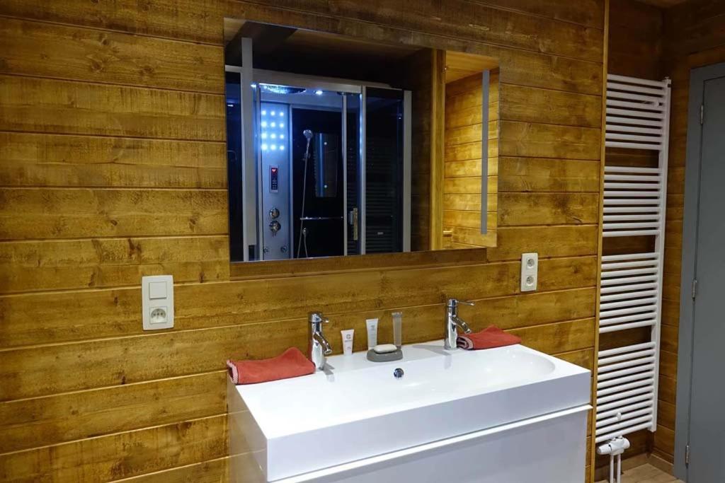 Hastiere-par-dela Le Chalet De Hermeton מראה חיצוני תמונה